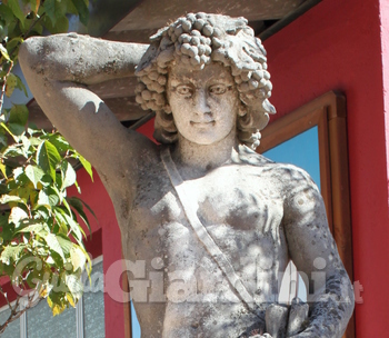 Statua Bacco In Pietra Scolpita