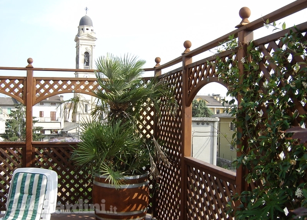 Pannelli grigliati su terrazza mod. Parigi a maglia diagonale