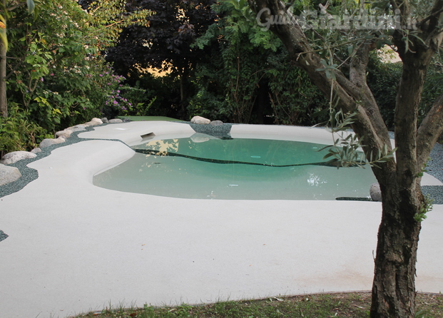 Piscina in pietra naturale 